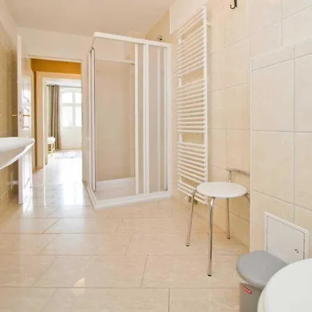 Haus Auf Dem Huegel Klassische 01 *