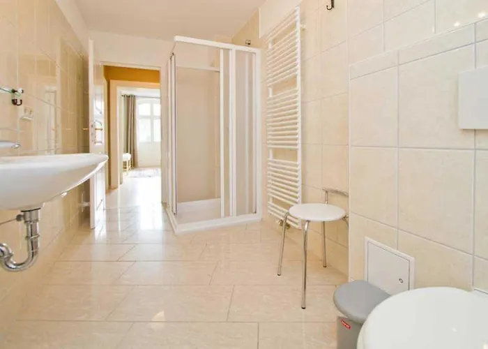 Haus Auf Dem Huegel Klassische 01 *