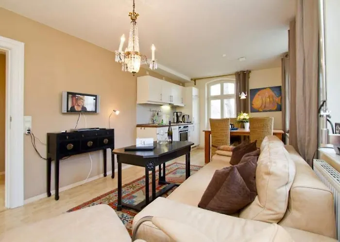 Haus Auf Dem Huegel Klassische 01 *